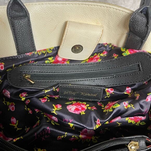 Betsey Johnson Black &white stripes shoulder bag hot pink heart quilted pocket - Picture 8 of 15